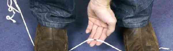 VIDEO: Kako prerezati konopac koristeći samo ruke, bez ikakvih pomagala?