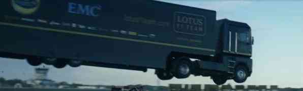 VIDEO: Nevjerojatno! Kamion od 16 tona preskače Formulu 1 u punoj brzini