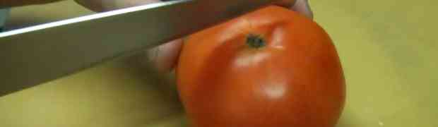 Japanski kuhar je u ruke uzeo paradajz i najoštriji nož na svijetu. Ovo će vas raspametiti!