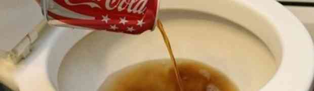 ODMAH ĆETE ISPROBATI: Istresla je Coca Colu u WC šolju, a rezultat će vas oduševiti!