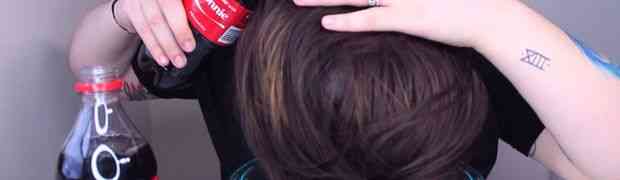 Polila je kosu sa dvije bočice Coca-Cole, a krajnji rezultat će vas zapanjiti (VIDEO)