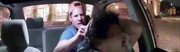Pijani mladić napao taksistu, a onda dobio lekciju koju će dugo pamtiti! (VIDEO)