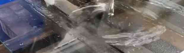 Istresao je srebrni nitrat na komad stakla. Krajnji rezultat? Ovako nešto NIKADA NISTE VIDJELI! (VIDEO)