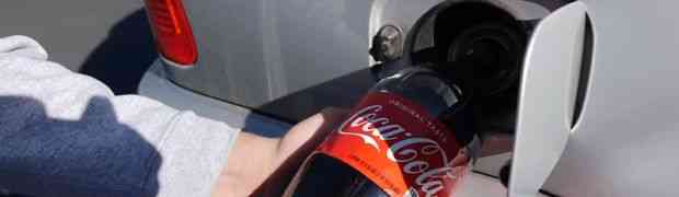 Odlučio je nasuti u rezervoar automobila Coca-Colu umjesto goriva, a onda je upalio svoj BMW... (VIDEO)